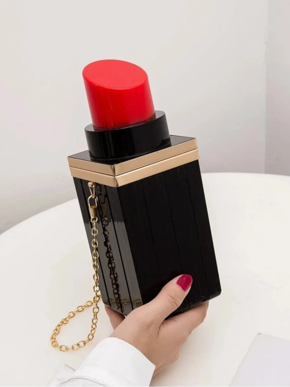 Red Lipstick-Shaped Black Clutch with Gold Chain